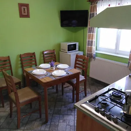 Arinza Vendeghaz Apartmán *