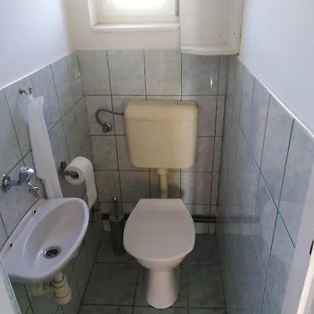 Arinza Vendeghaz Apartmán *
