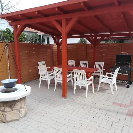 Arinza Vendeghaz شقة