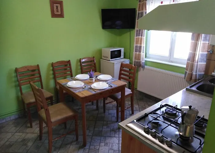 Arinza Vendeghaz Appartement *