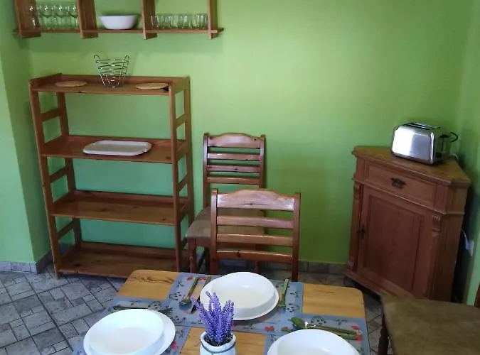 Arinza Vendeghaz Appartement *
